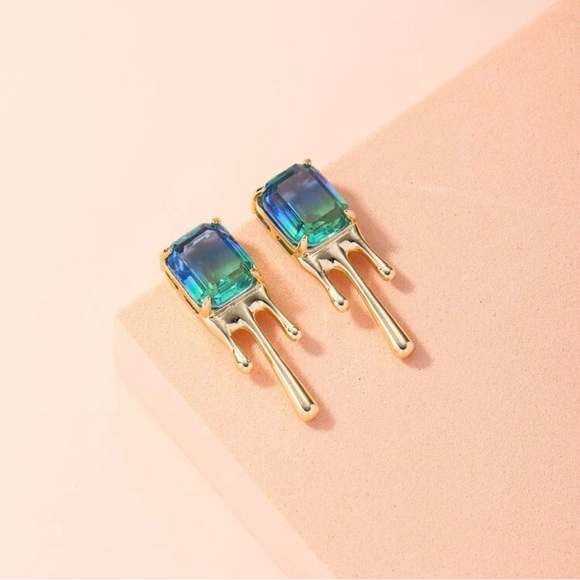 Jewelry - Blue/Green Iridescent Crystal Earrings